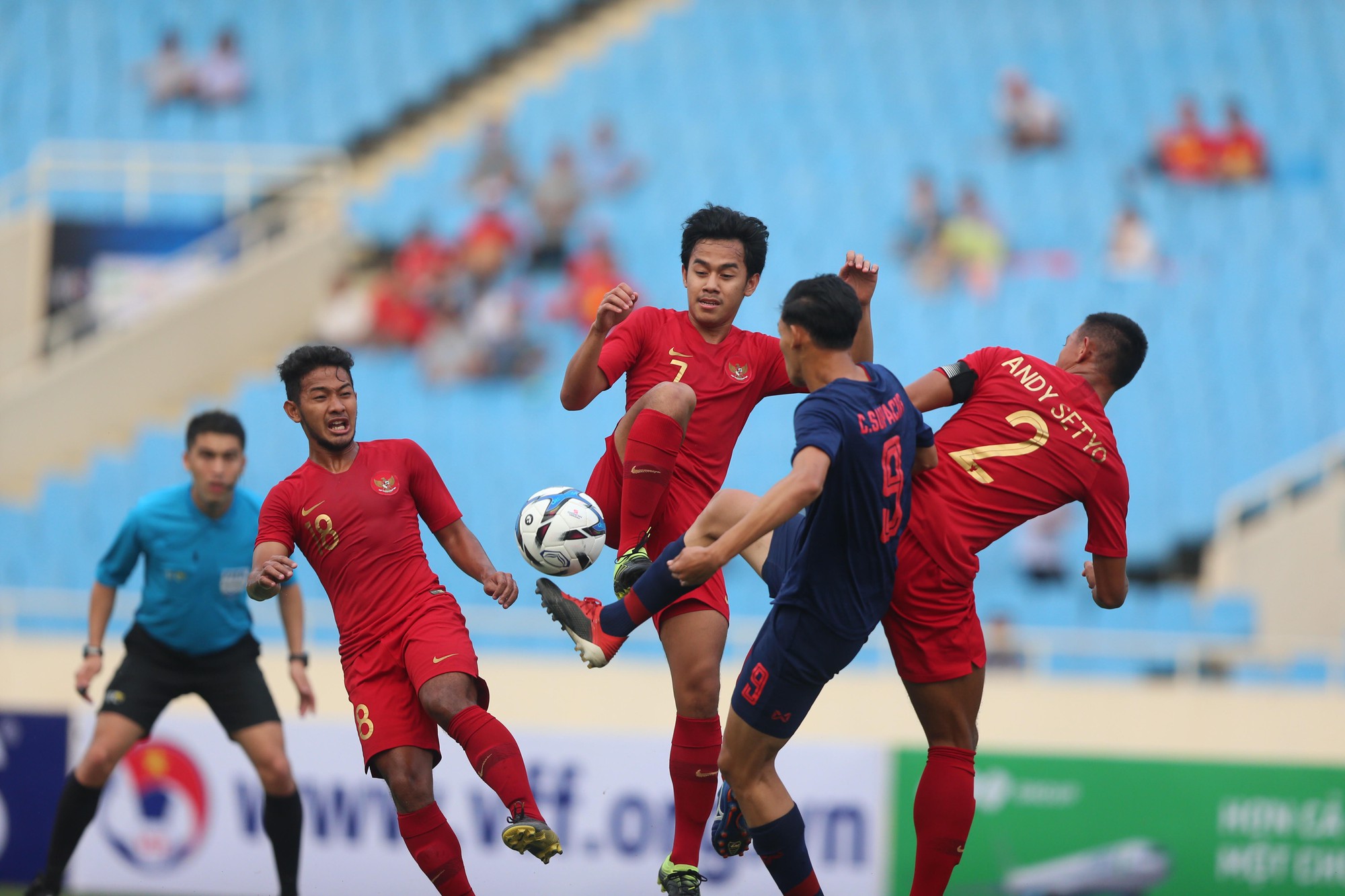 Th&aacute;i Lan ph&ocirc; trương sức mạnh của đội chủ nh&agrave; U23 ch&acirc;u &Aacute; 2020 - Ảnh 3.