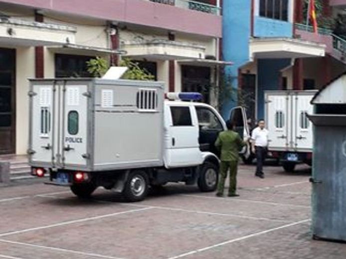 Hoãn xử vụ cựu thượng tá công an cùng 3 doanh nhân xâm hại nữ sinh lớp 9