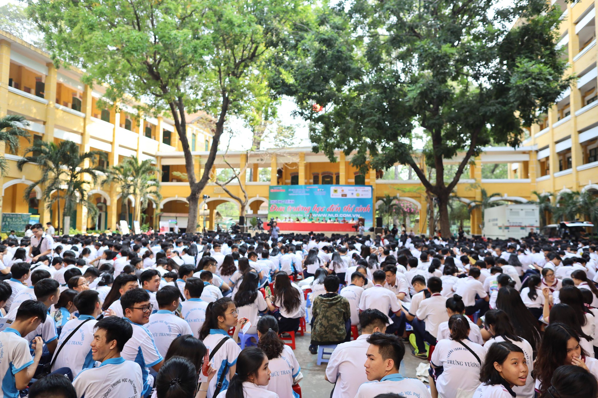 Đưa trường học đến thí sinh 2019 tại TP HCM: Rớt đại học thì phải làm sao? - Ảnh 19.