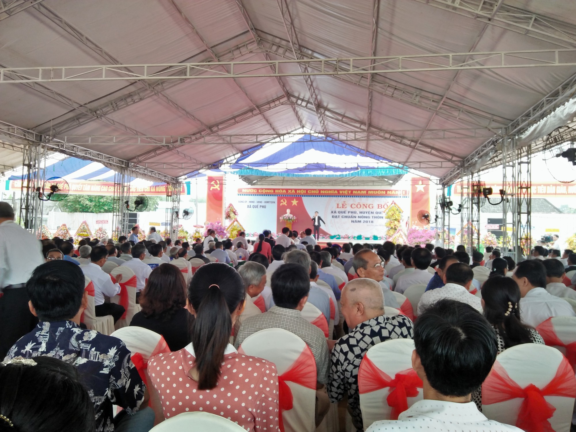 Quê hương Thủ tướng Nguyễn Xuân Phúc đạt chuẩn nông thôn mới - Ảnh 3.