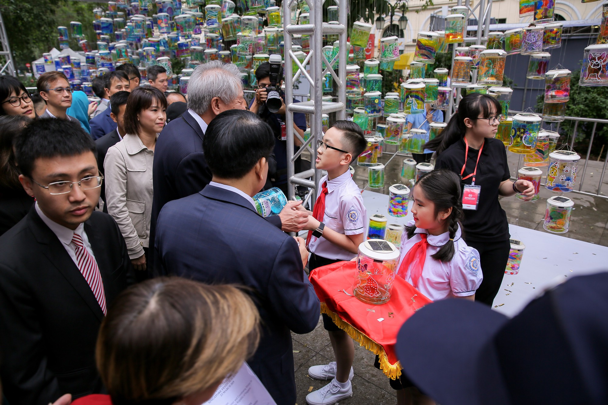 Rực rỡ Lễ hội Singapore 2019 tại phố đi bộ hồ Hoàn Kiếm - Ảnh 16.