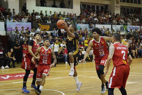 Saigon Heat thắng sít sao nhà vô địch ABL