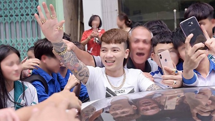 Sự hâm mộ lệch chuẩn
