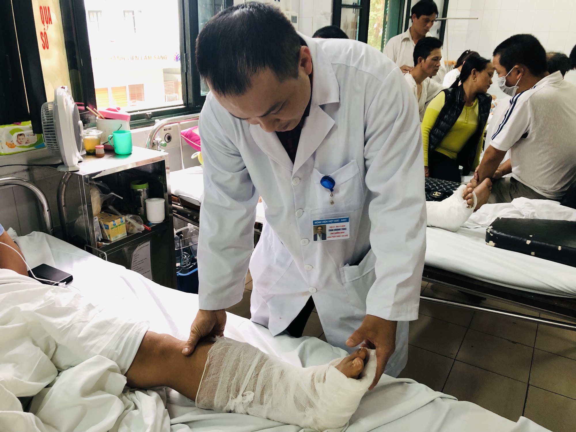 Thanh ni&ecirc;n 29 tuổi đứt g&acirc;n Asin sau trận đ&aacute; b&oacute;ng - Ảnh 1.