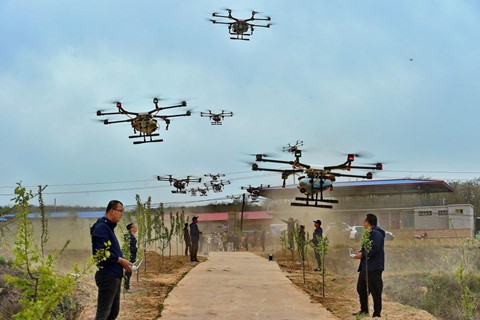 Phi c&ocirc;ng l&aacute;i drone - nghề hot nhất ở n&ocirc;ng th&ocirc;n Trung Quốc - Ảnh 2.