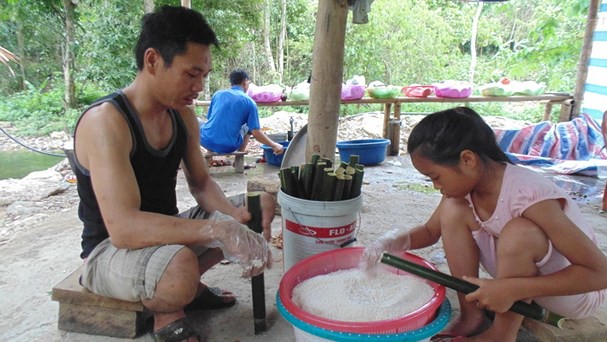 Dẻo thơm nếp lam Khe Kèm