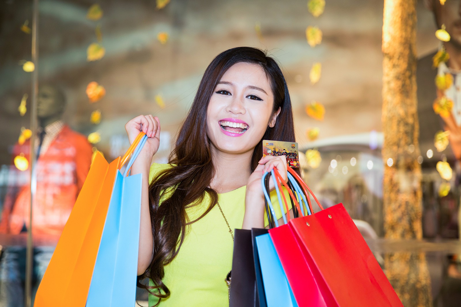 Ho&agrave;n tiền v&agrave; nhận v&agrave;ng SJC khi chi ti&ecirc;u bằng thẻ t&iacute;n dụng SHB MasterCard - Ảnh 2.