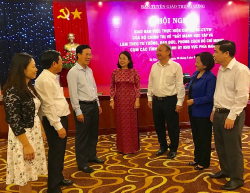 Đi lên nhờ học Bác!
