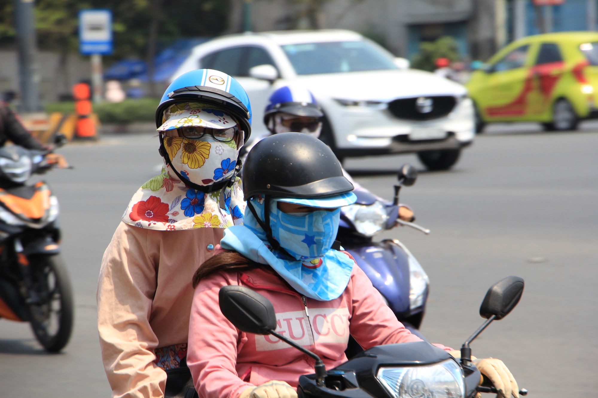 TP HCM nắng nóng đến 37 độ, tia cực tím độc hại cao vượt ngưỡng