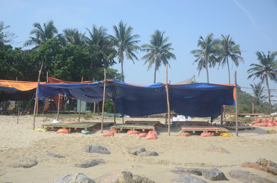 Nhếch nhác ghềnh đá Nam Ô - Ảnh 2.