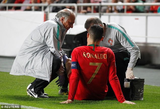 Ronaldo nghỉ chơi sớm, Bồ Đ&agrave;o Nha h&ograve;a th&oacute;t tim s&acirc;n nh&agrave; - Ảnh 4.