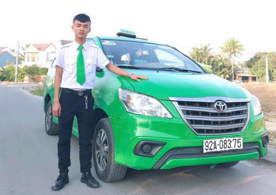 Nh&acirc;n vi&ecirc;n taxi nhanh tr&iacute; gọi cửa cứu 5 người khỏi căn nh&agrave; ch&aacute;y - Ảnh 3.