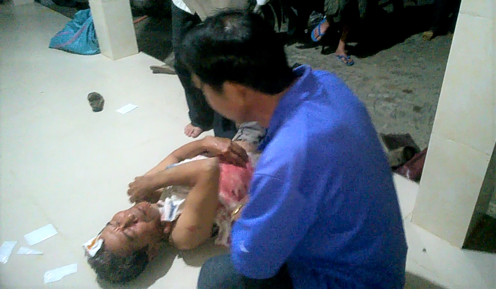 Chống "cát tặc", một người dân bị chém trọng thương