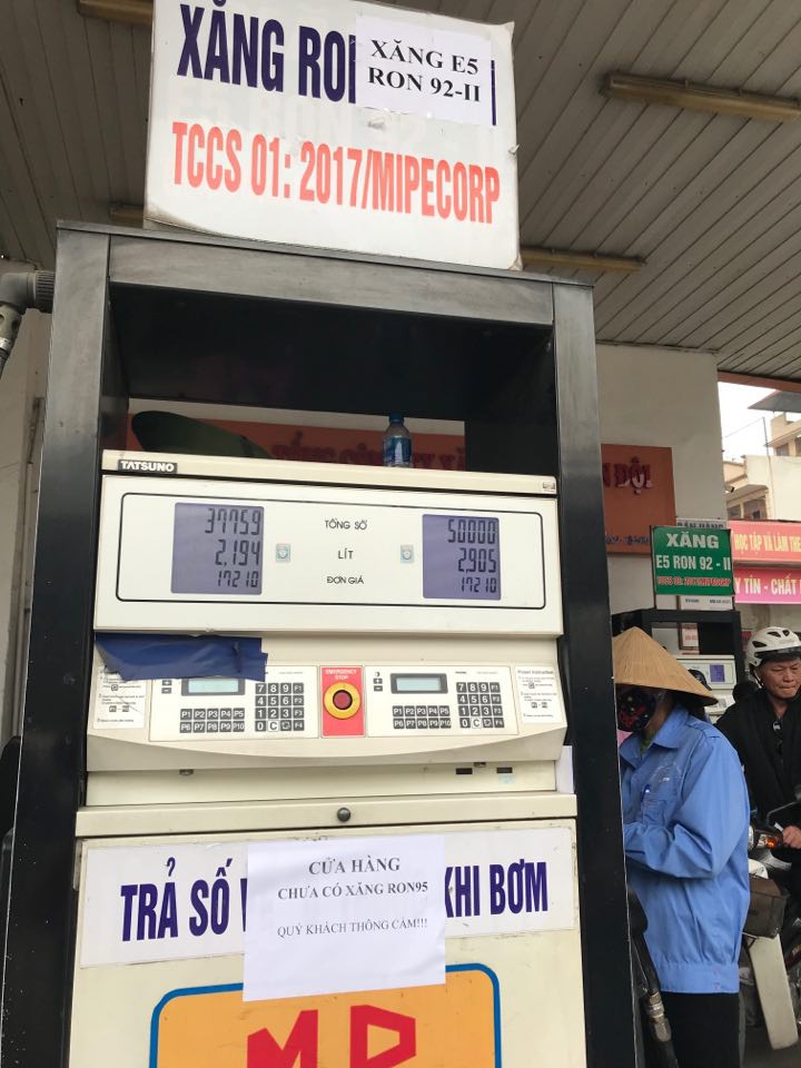 Đại lý xăng dầu trần tình tạm ngừng bán xăng RON 95 là do... hỏng xe bồn - Ảnh 1.