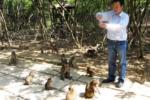 Tour gi&aacute; rẻ cho người thu nhập thấp - Ảnh 1.