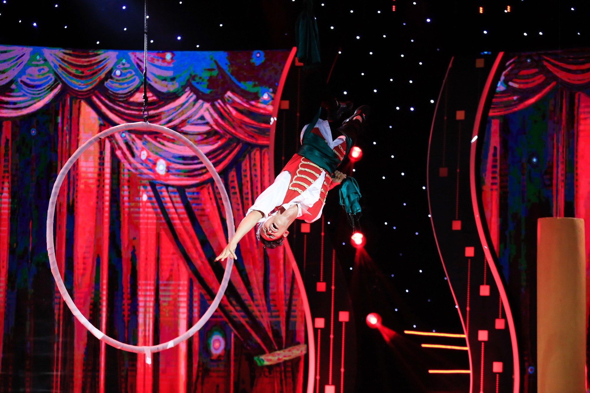Vũ c&ocirc;ng Mạnh Quyền đăng quang Tinh hoa hội tụ - Ảnh 5.