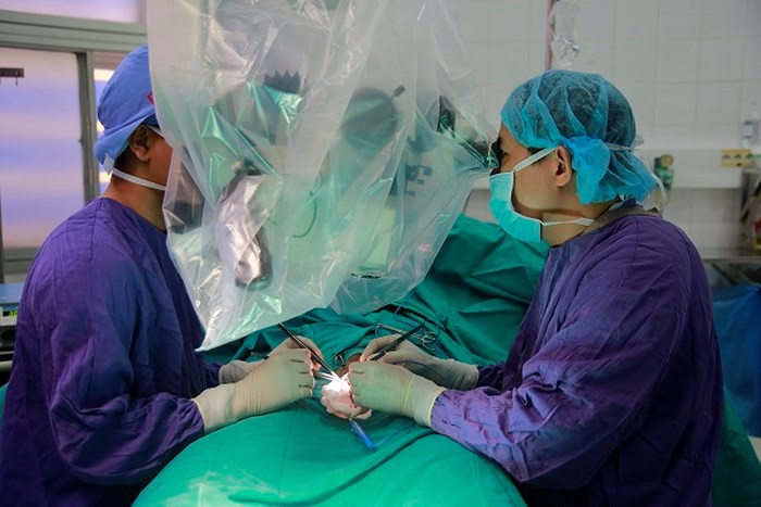 Thanh ni&ecirc;n nghịch dại tự bẻ g&atilde;y &ldquo;của qu&yacute;&rdquo; - Ảnh 2.