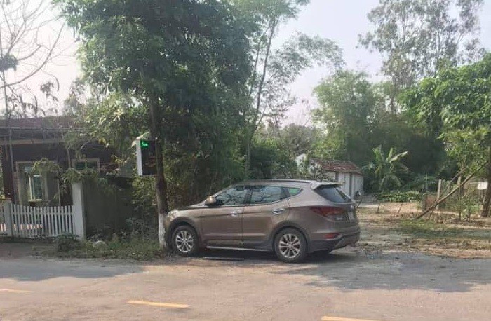 Chở cô giáo mầm non trên xế hộp, giám đốc bị người chồng đâm tử vong