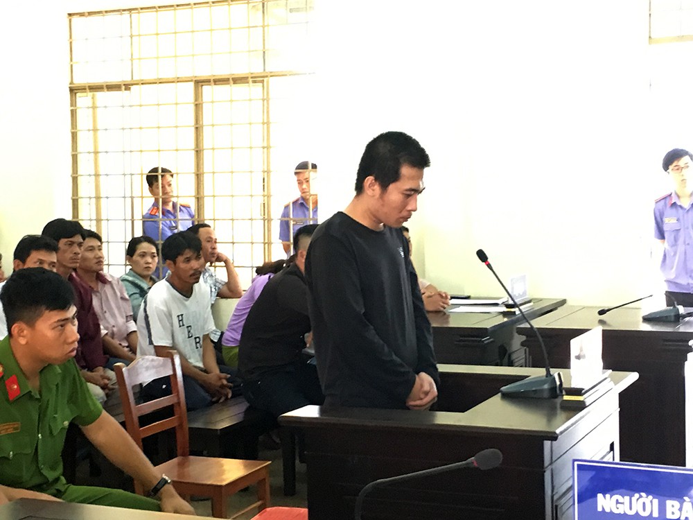 "La làng" xe mất thắng cho người khác tránh, tài xế bị phạt 10 tháng tù