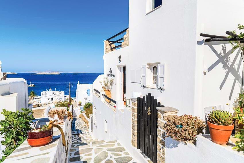 Phố biển độc nhất v&ocirc; nhị ở Mykonos - Ảnh 4.