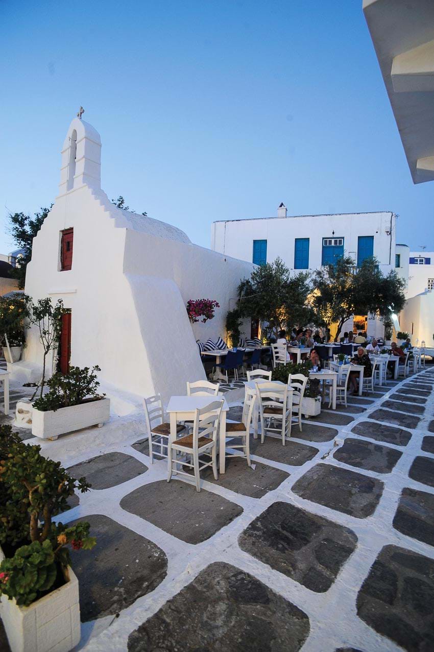 Phố biển độc nhất v&ocirc; nhị ở Mykonos - Ảnh 5.