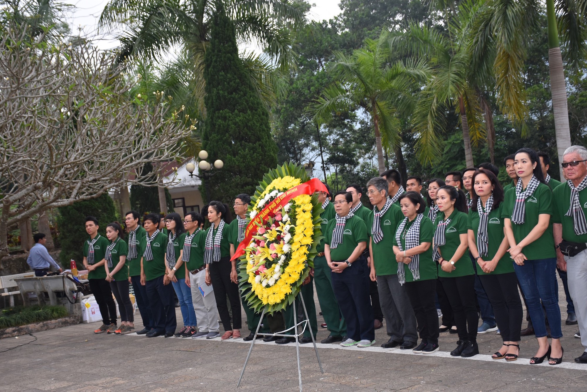 Hành trình về nguồn “Tháng Ba biên giới” của đoàn cán bộ Tuyên giáo, Báo chí, Văn nghệ sĩ TP HCM - Ảnh 1.