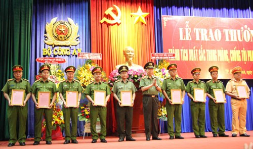 Chặn đứng đường d&acirc;y ma t&uacute;y khủng từ Trung Quốc - Ảnh 1.