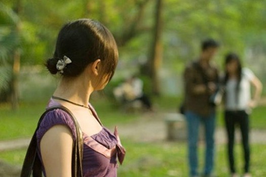 Người y&ecirc;u ng&atilde; v&agrave;o mối t&igrave;nh đầu - Ảnh 2.