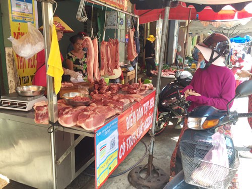 "Né" thịt heo, tăng mua gà, cá...