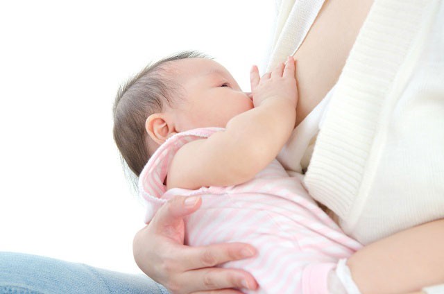 Ăn gì để nhiều sữa sau sinh?
