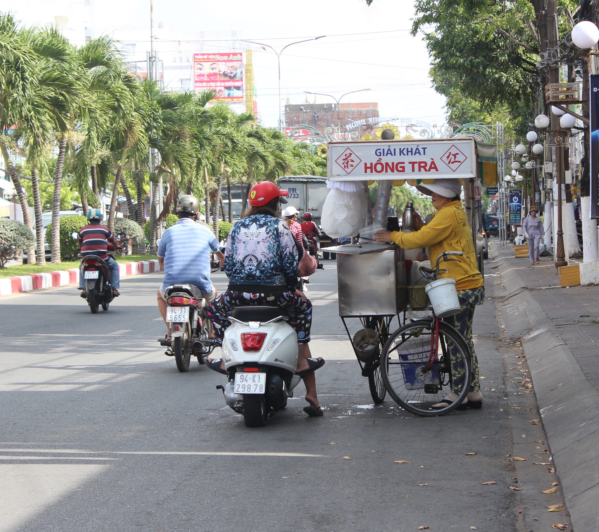 Nhọc nhằn mưu sinh dưới cái nắng như đổ lửa - Ảnh 8.