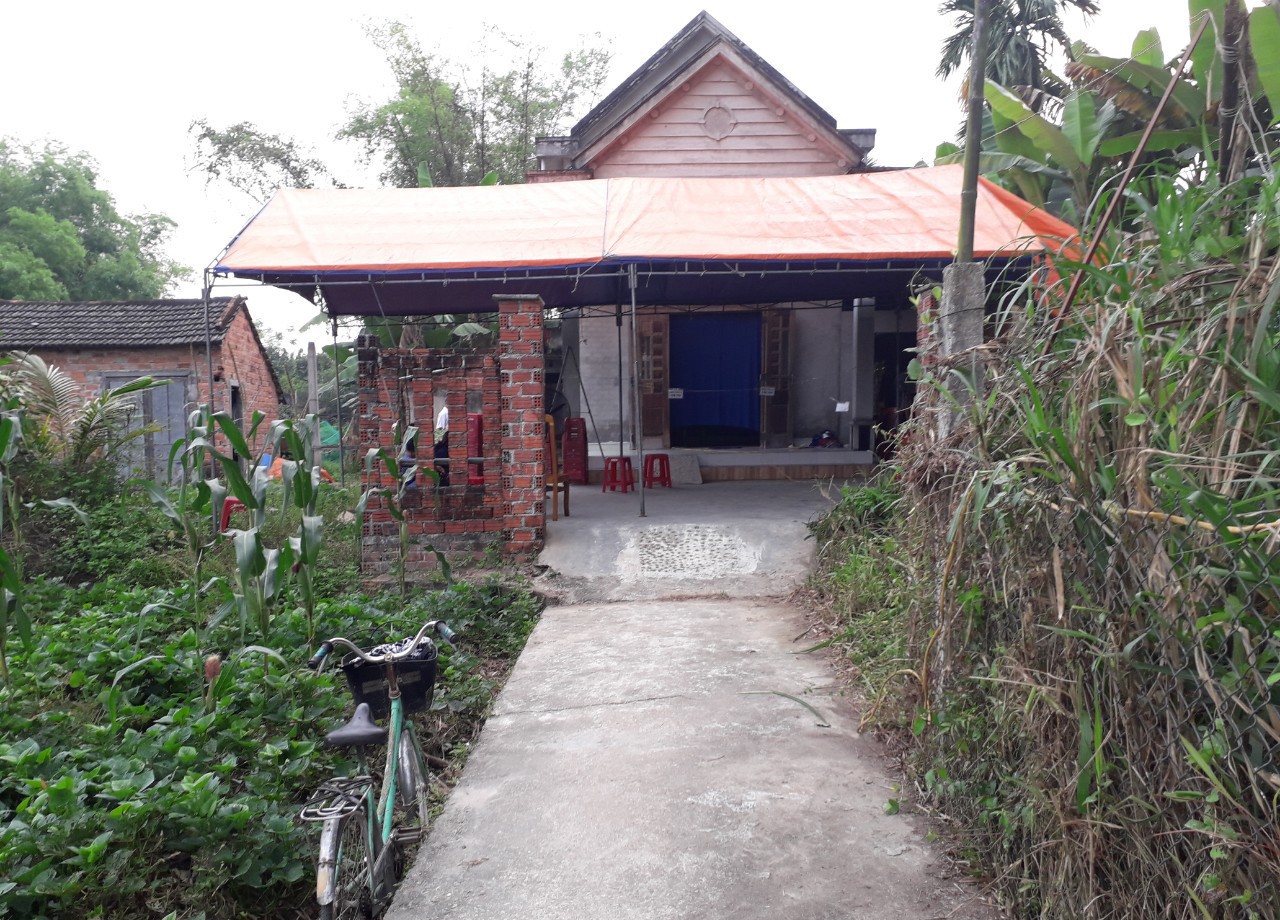 Nam thanh ni&ecirc;n tử vong trong ph&ograve;ng ngủ do nổ b&igrave;nh gas - Ảnh 1.
