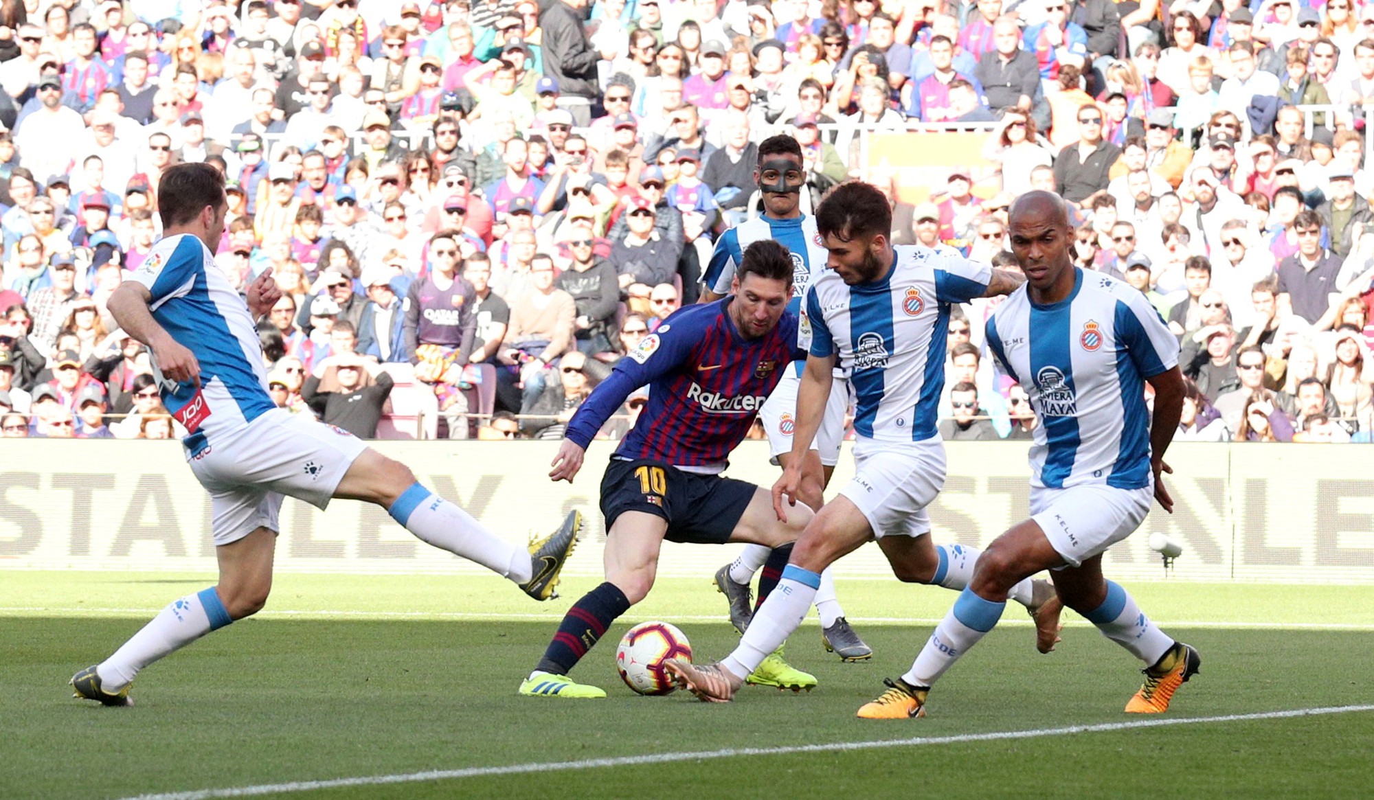Sao Trung Quốc su&yacute;t lập kỳ t&iacute;ch, Messi tiến s&aacute;t kỷ lục sự nghiệp - Ảnh 3.