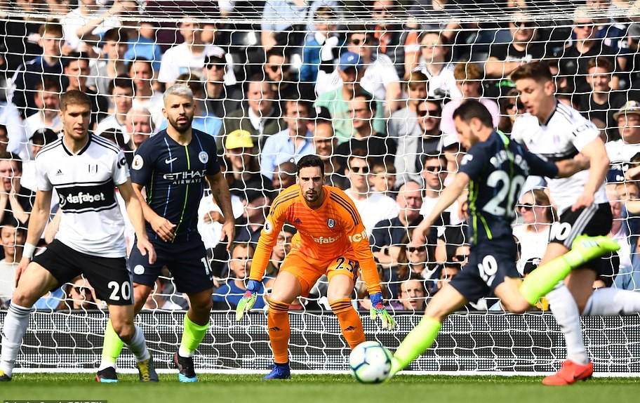 Rashford v&agrave; Martial tặng qu&agrave;, HLV Solskjaer h&acirc;n hoan nhậm chức  - Ảnh 9.