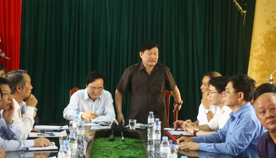 Vụ nữ sinh lớp 9 bị đánh, lột đồ: Đề nghị cách chức toàn bộ ban giám hiệu, kỷ luật cô giáo chủ nhiệm - Ảnh 3.