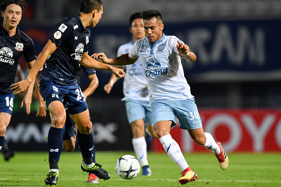 Bóng đá Thái "rút ruột" V-League