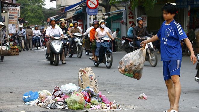 Bao giờ người dân hết xả rác?