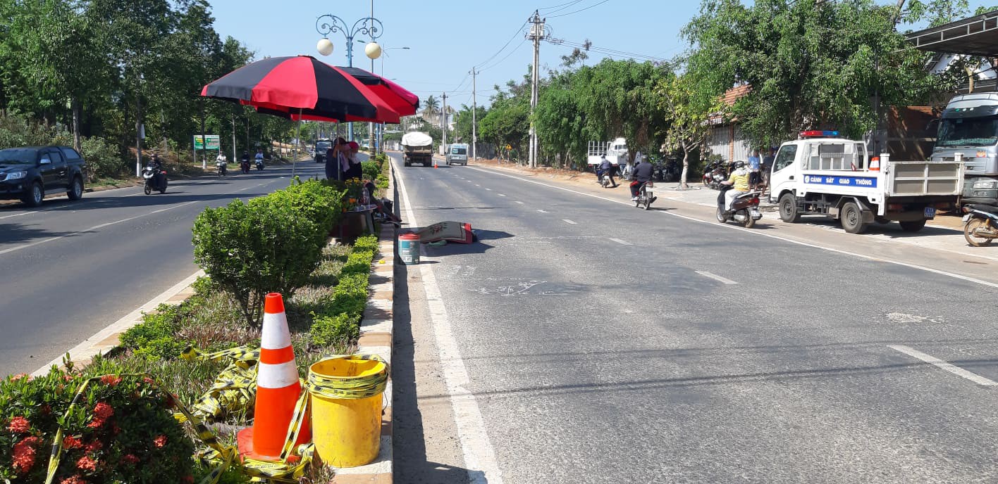 "Hung thần" xe ben tông chết người đi bộ trên phố