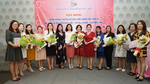 Họp mặt, tôn vinh cán bộ nữ công, CNVC-LĐ tiêu biểu