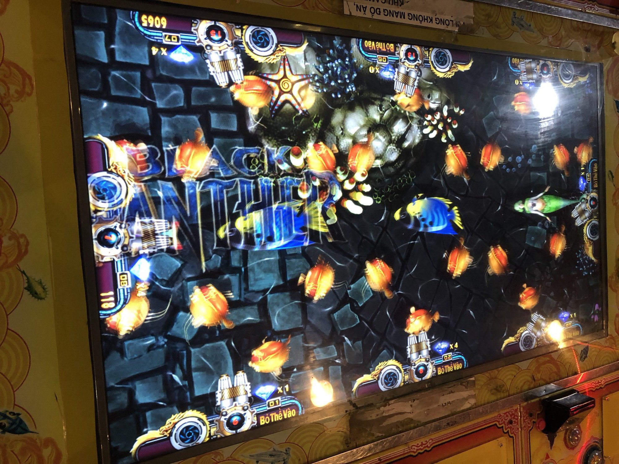 Tạm giữ 4 đối tượng tổ chức đánh bạc bằng hình thức game bắn cá