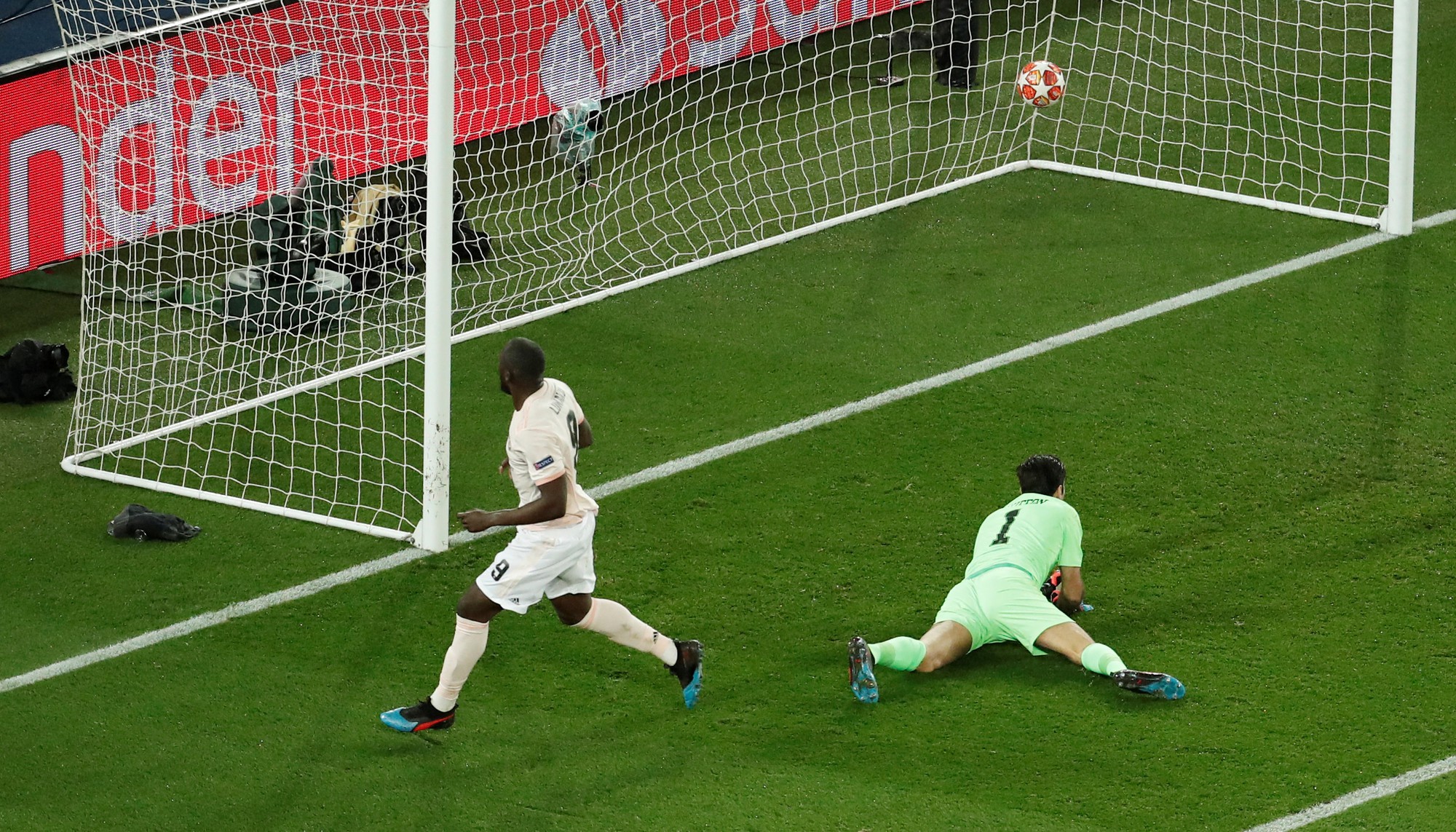 Ngược dòng kỳ vĩ, Man United quật ngã PSG ở Paris - Ảnh 6.