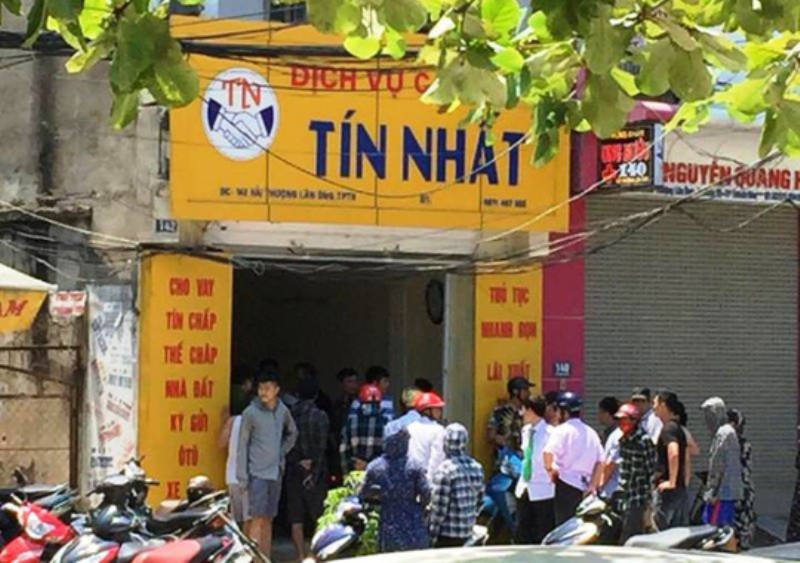 Mang 2 súng tới quán cầm đồ bắn người trọng thương, lãnh 66 tháng tù