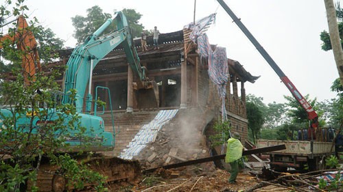 Phong hàm cho Út "trọc", hai đại tá bị kỷ luật
