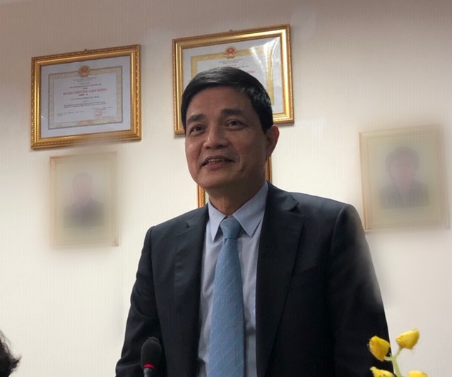 Cục trưởng An toàn thực phẩm được... mời dùng sản phẩm giảm cân "đểu"