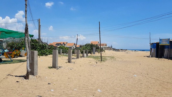Cơn bão giá đất: Người "ôm" đất sau cùng sẽ ôm nợ!