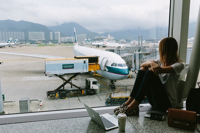 V&igrave; sao bạn phải mở m&agrave;n cửa sổ khi m&aacute;y bay cất v&agrave; hạ c&aacute;nh? - Ảnh 1.