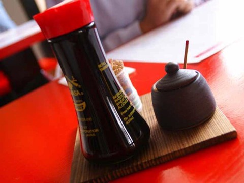 C&oacute; thể bạn chưa thưởng thức sushi đ&uacute;ng điệu - Ảnh 2.