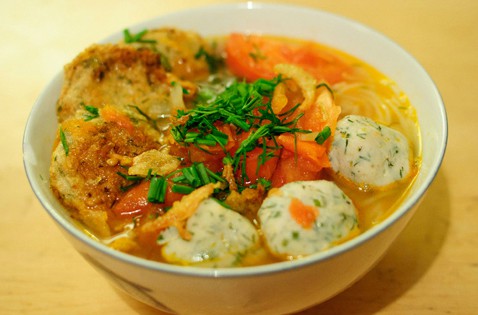 Những m&oacute;n ăn l&agrave;m n&ecirc;n thương hiệu ẩm thực đất v&otilde; B&igrave;nh Định - Ảnh 1.