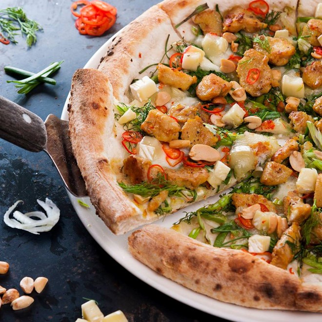 Pizza bún đậu mắm tôm - sự kết hợp kỳ quái của ẩm thực đông tây - Ảnh 6.
