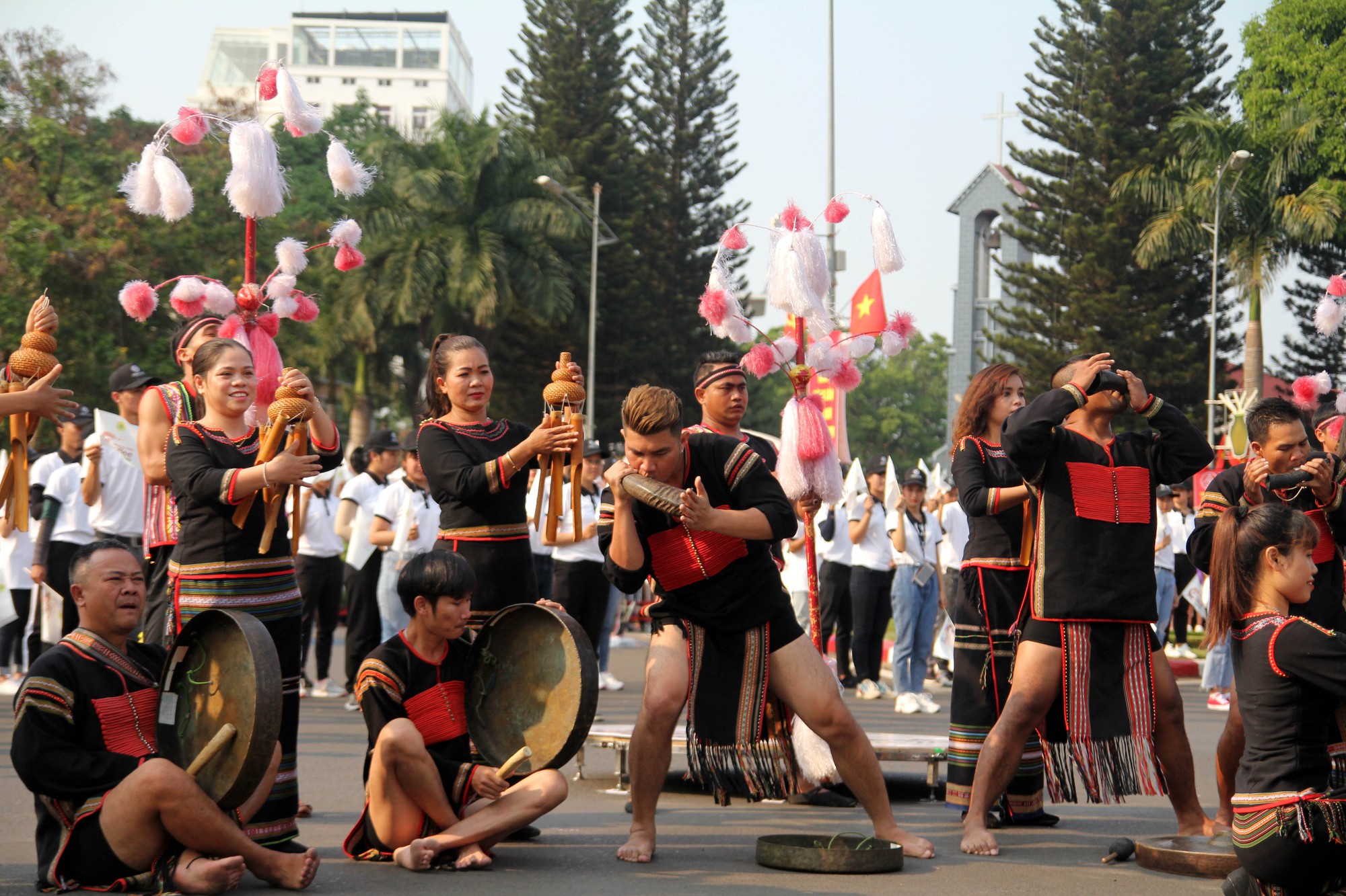 Buôn Ma Thuột vào hội! - Ảnh 3.